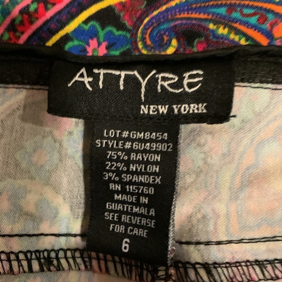 Attyre New York Paisley Multicolor Pants in Size 6 - Picture 7 of 8